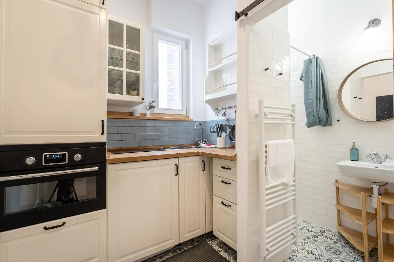 Apartment Youth Motive Studio With Gallery Budapest Hungary