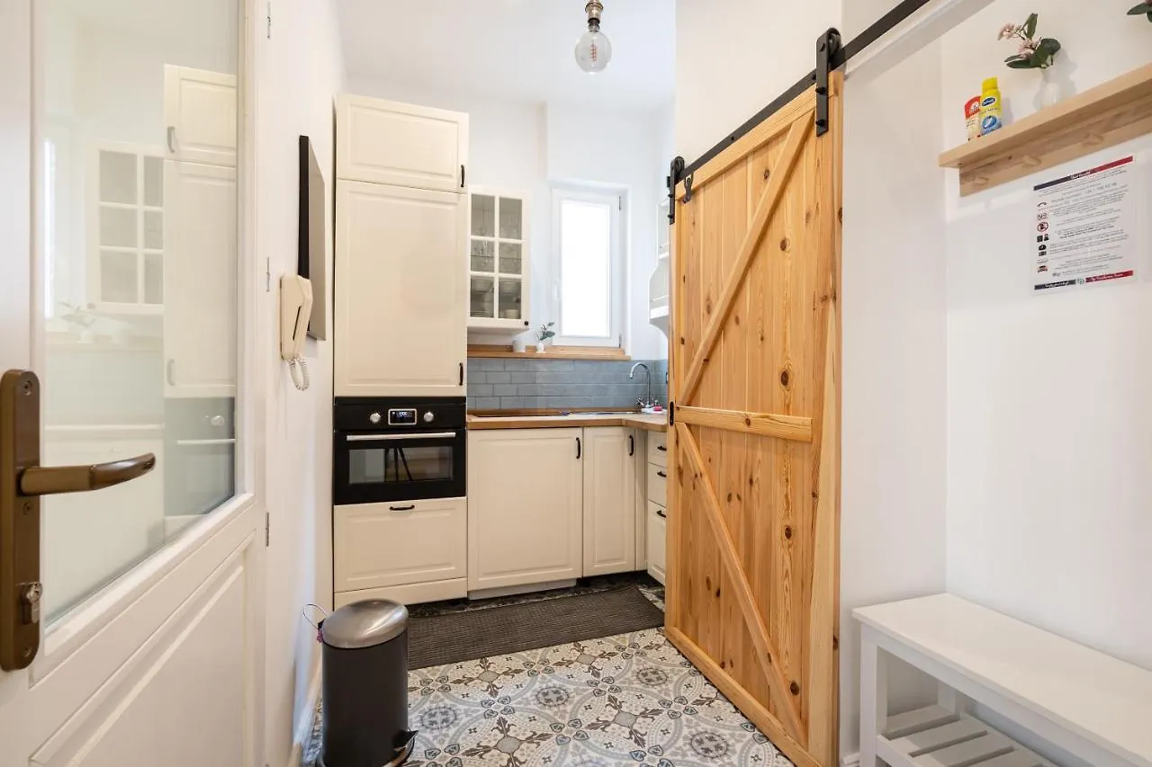 Apartment Youth Motive Studio With Gallery Budapest